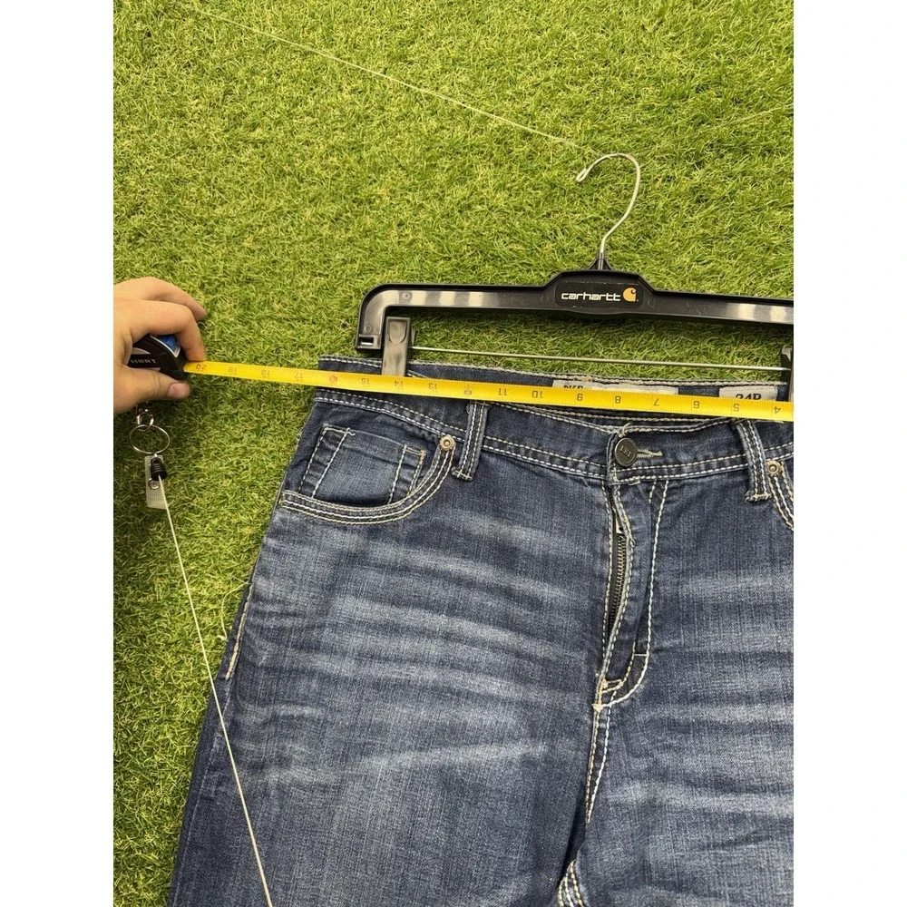 Buckle shop confidence
